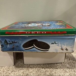 Vintage 1996 Only OREO Frosty Snowman Christmas Tin Red Green